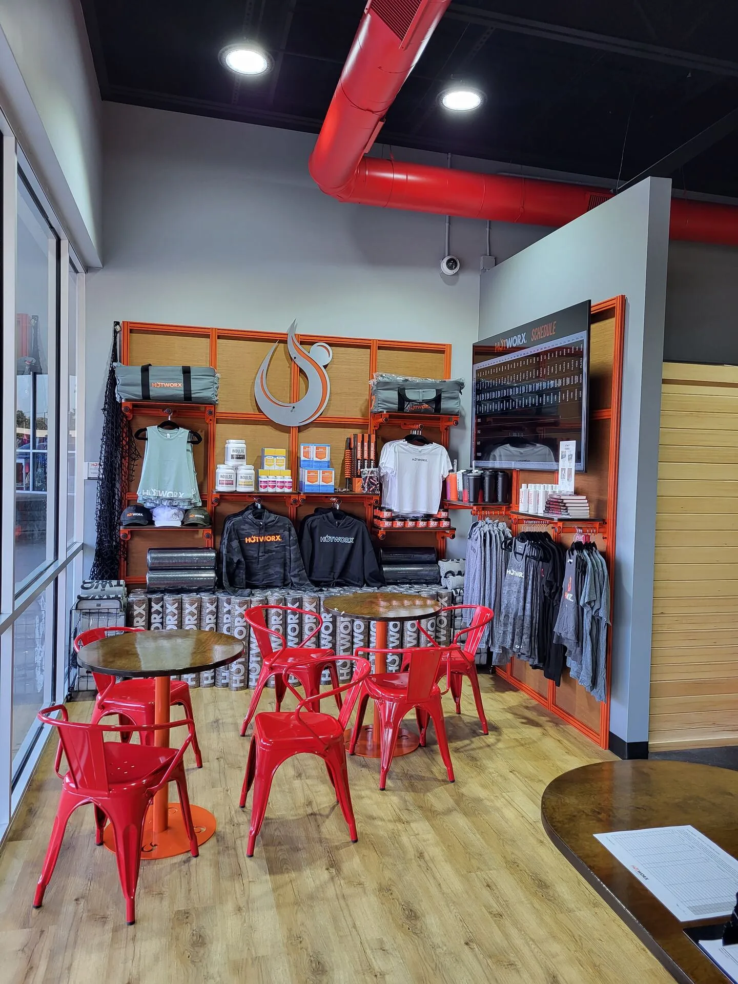 Hotworx fitness franchise retail buildout by PCS Builder