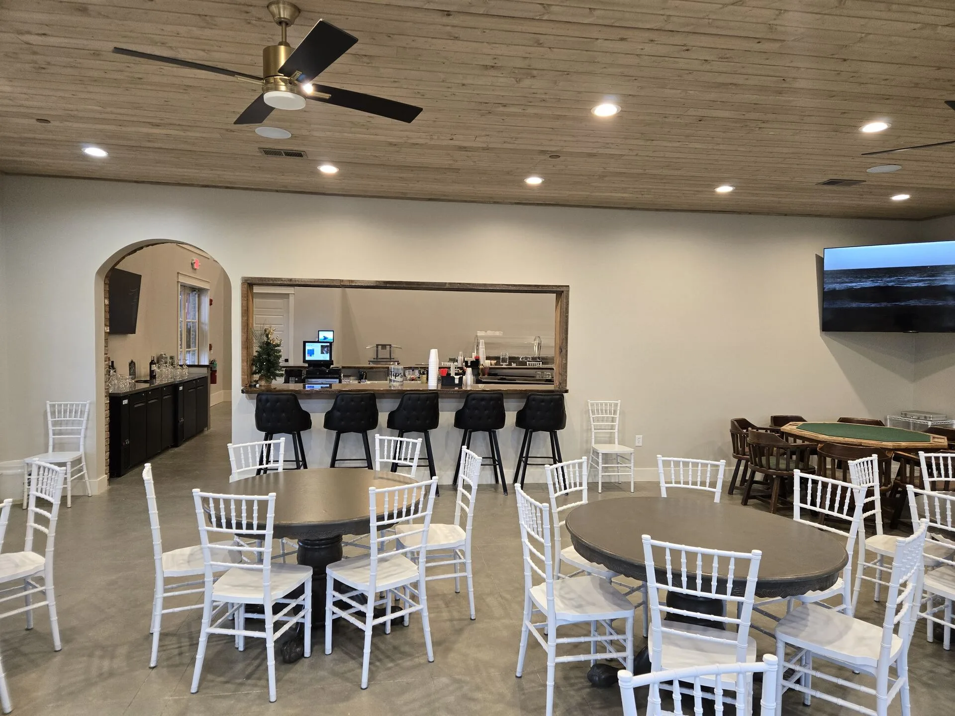 Kitchen work surface and microwave station