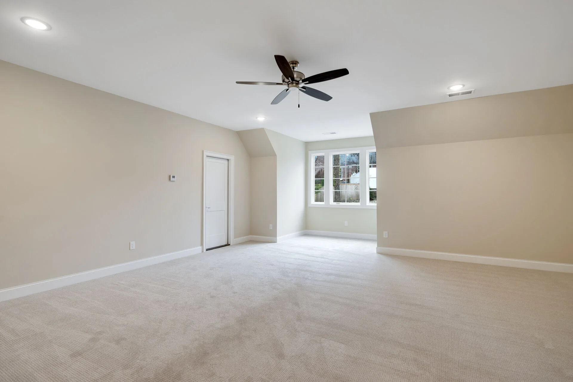 Secondary space — custom residence